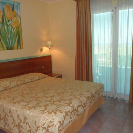 Hotel Parco Degli Ulivi 스케르네 외부 사진