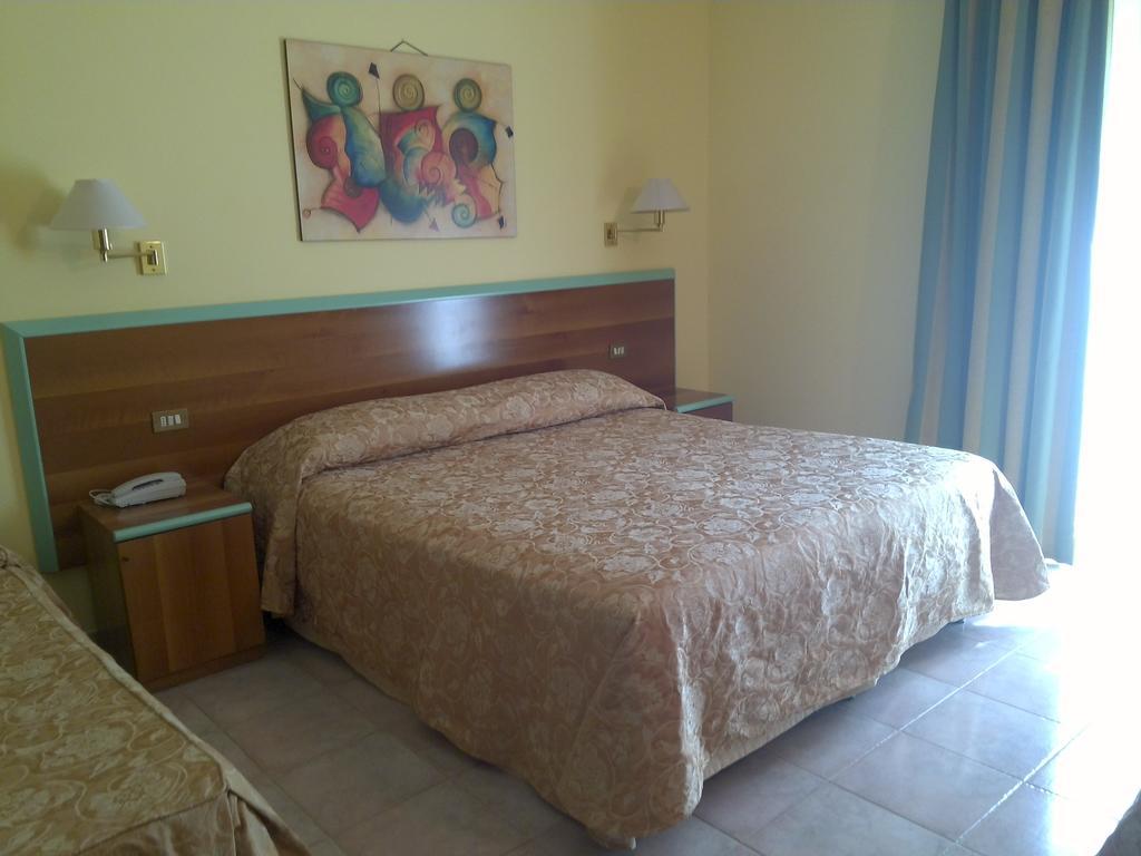 Hotel Parco Degli Ulivi 스케르네 객실 사진