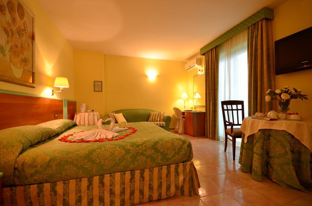 Hotel Parco Degli Ulivi 스케르네 외부 사진