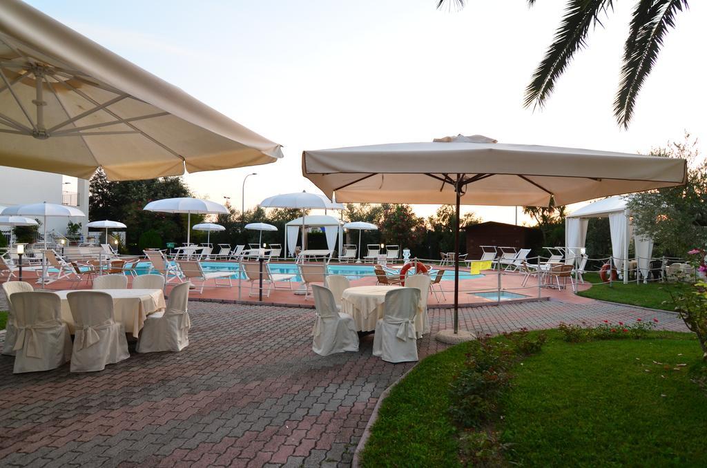 Hotel Parco Degli Ulivi 스케르네 외부 사진