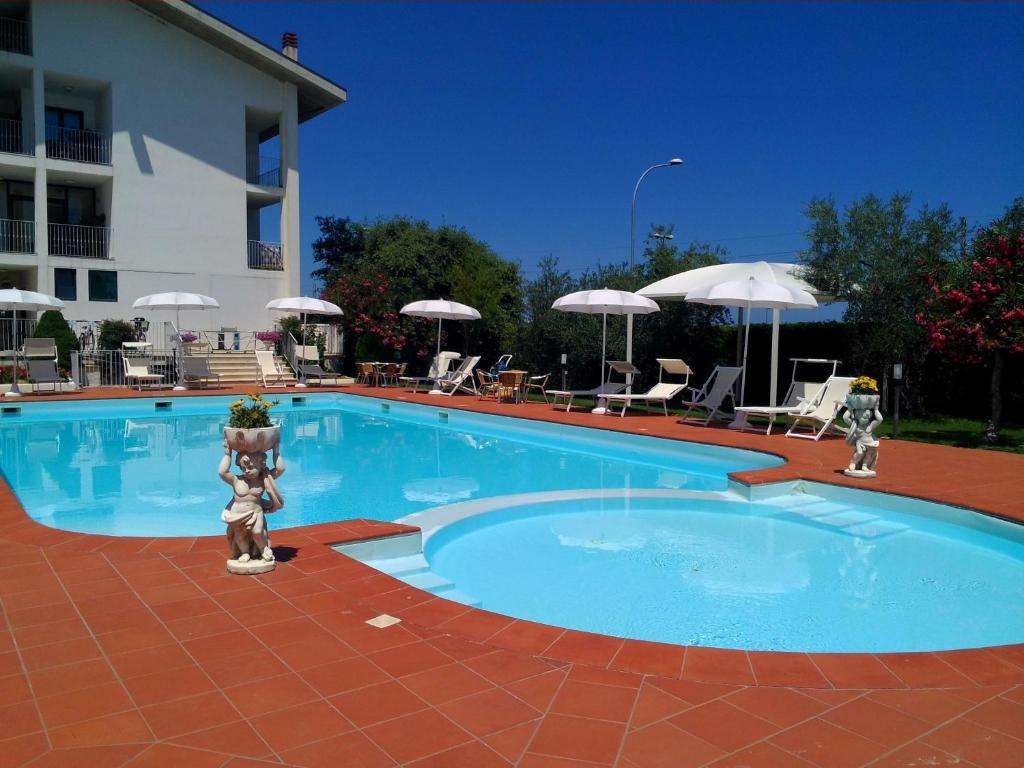 Hotel Parco Degli Ulivi 스케르네 외부 사진